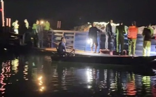 Tàu chở khách và tàu chở đá va chạm trên hồ Thác Bà, 6 người mất tích