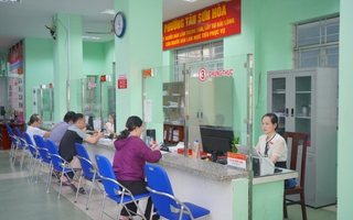 Phấn khởi "xông đất" công sở