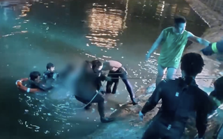 Tìm thấy 2 thi thể trên kênh Tàu Hủ