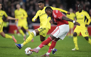 Nottingham Forest thua sân nhà vẫn vượt vòng play-off Europa League