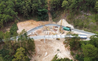 Hình hài cây cầu trên đèo Mimosa thay thế đoạn đường bị sạt lở cuối năm 2025