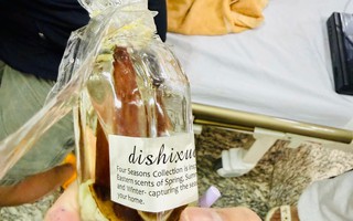 Bé 2 tuổi ở Gia Lai nhập viện do nuốt nhầm dầu thơm