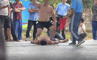 Đô vật bị gãy cổ tử vong ở hội làng đầu năm