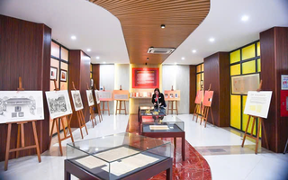 "Thưởng lãm Châu phê - Lưu dấu Mộc bản" tại Không gian Di sản tư liệu