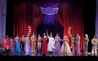 Đạo diễn Bé Bảy - Hồng Ngọc: Khi "Đảo hoa hậu" thắp lại niềm tin cho sân khấu