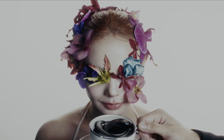 Minh Hằng bị trói treo ngược trên không trung, gây ám ảnh