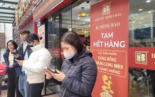 Đổ xô xếp hàng mua vàng, bạc