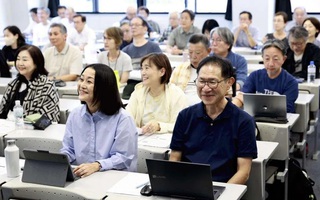 Độc đáo khóa học cho người cao tuổi ở Nhật Bản