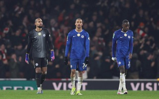 HLV Chelsea bị chỉ trích vì không dám mạo hiểm trước Arsenal
