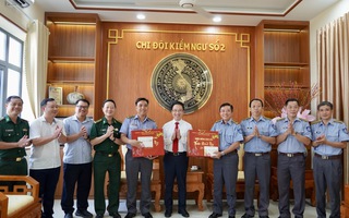 Phó Bí thư Thành ủy TPHCM Đặng Minh Thông thăm, chúc Tết các lực lượng làm nhiệm vụ dịp Tết