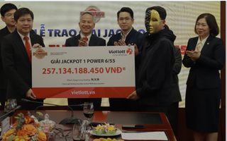 Một doanh nhân ở TPHCM đã gọi điện cho vợ ngay khi biết tin trúng Vietlott hơn 257 tỉ đồng