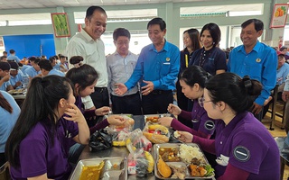 Hơn 8.200 lao động sum vầy trong "Bữa cơm tất niên Công đoàn"