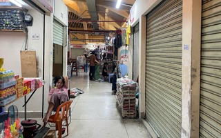 Cận Tết, chợ Bình Tây ngoài nhộn nhịp, trong đìu hiu