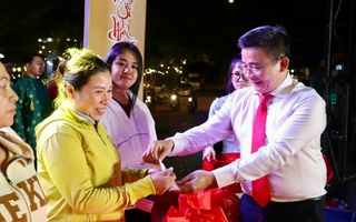 Những quyết sách mang Tết đến mọi nhà