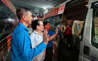 Chuyến xe nghĩa tình đưa người lao động về quê đón Tết