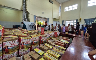 Sở Công Thương TPHCM trao quà Tết cho 800 hộ dân ở xã Cần Giờ