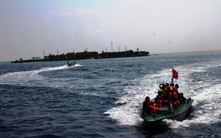 Kỳ vọng "hạ nhiệt" biển Đông