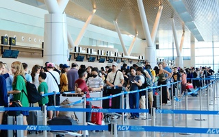 Sân bay Tân Sơn Nhất chính thức bước vào cao điểm Tết