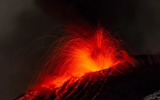 Những “quái vật lửa” ẩn mình trên thế giới