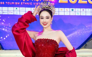 Tuổi 21 giỏi giang của Hoa hậu xứ Thanh Nguyễn Thị Mỹ Linh