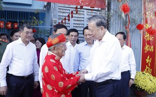 Tổng Bí thư Tô Lâm thăm và chúc Tết nhà nghiên cứu Nguyễn Đình Tư tại TPHCM