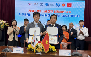 Vietnam receives air quality monitoring station from South Korea