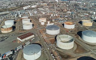 Giá dầu lao dốc sau tuyên bố của ông Donald Trump