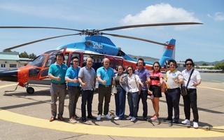 Tour trực thăng ngắm TP HCM cất cánh