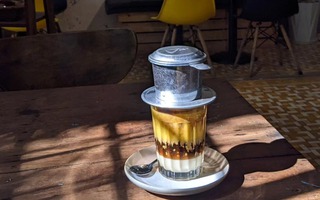 Đừng để cà phê pha phin chết mòn