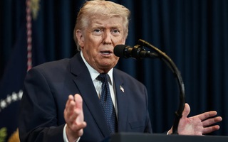 Ông Donald Trump nói "gần như không còn gì nhắm bắn ở Iran"; FBI cảnh báo California