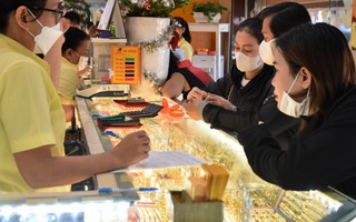 Giá vàng hôm nay, 12-3: Đảo chiều đi xuống