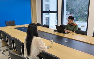 Người phụ nữ hoang tin "mang vàng mua tích trữ đi bán mới phát hiện vàng giả"