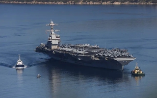 Tàu sân bay lớn nhất thế giới USS Gerald R. Ford gặp hỏa hoạn ở Trung Đông