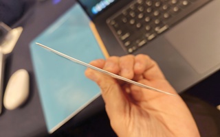 Pin điện thoại mỏng như thẻ ATM của Honor bất ngờ xuất hiện ở Việt Nam