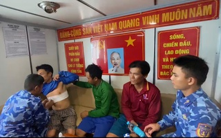 Tàu cá bốc cháy trên vùng biển Tây Nam