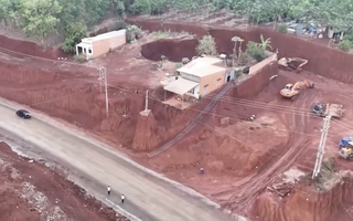 Vụ nhà dân cheo leo bên mép vực: Công an Đồng Nai vào cuộc điều tra