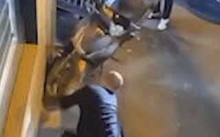 Tài xế xe Range Rover nói gì về việc dùng vật nhọn chọc thủng cả 2 lốp xe SH?