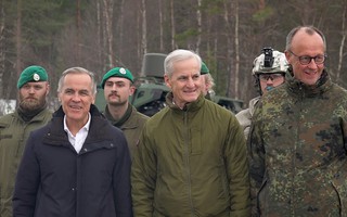 NATO hối thúc Mỹ thay đổi quyết định về dầu mỏ Nga, ông Donald Trump từ chối Ukraine