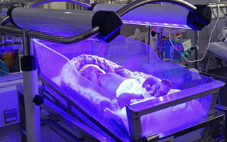 Cứu bé sơ sinh 30 giờ tuổi mang nhóm máu hiếm ở TPHCM