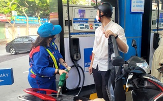 Liên tiếp xả mạnh Quỹ Bình ổn để hạ nhiệt giá xăng dầu, nếu hết quỹ sẽ thế nào?