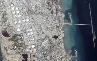 Mỹ tuyên bố xóa sổ mọi mục tiêu quân sự ở "trái tim dầu mỏ" Iran