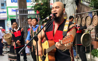 Ca sĩ Y DZĂNG ARUL - Giọng hát mang hơi thở đại ngàn