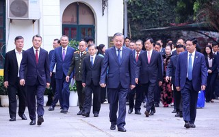 Đất nước rộn ràng trong ngày hội lớn