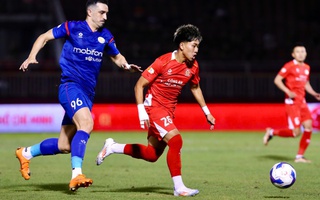 VAR từ chối bàn thắng của PVF-CAND, Khoa Ngô tỏa sáng giúp Công an TP HCM thắng 1-0