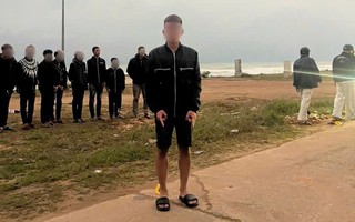 Nhóm thanh niên mang kiếm rượt chém người, nhưng bị nhầm đối thủ