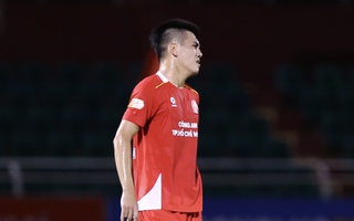 HLV Huỳnh Đức lý giải việc không thể đưa Tiến Linh lên ghế dự bị