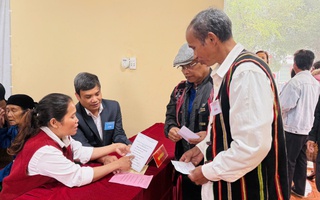 Quảng Trị: Nhiều nơi tỉ lệ cử tri đi bầu đã đạt 100% trong sáng 15-3