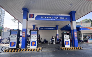 Vì sao các nước xả kho, giá dầu thế giới vẫn tăng cao?