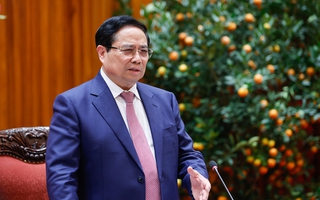 Thủ tướng: Rà soát giảm thuế, phí, bố trí ngân sách để hỗ trợ bình ổn giá xăng dầu