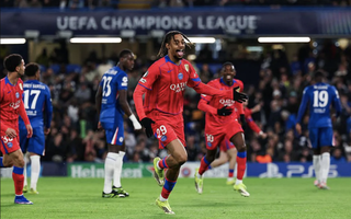 Đại thắng Chelsea tại Stamford Bridge, PSG giật vé tứ kết Champions League